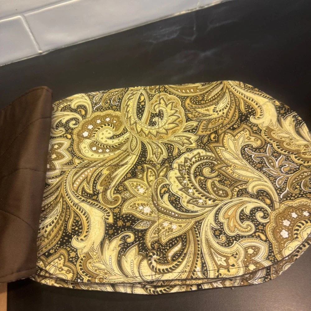 Handmade Placemat Set Home 17x12 Gold Brown Paisley Quilted Oval 4pc